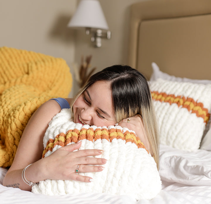 Hand-knitted cushion — PDF pattern + Video tutorial
